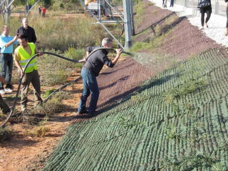 Spain distributor outside demo with Projar TRM and EcoFlex infill